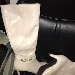 Woman’s boots size 7 Karen Scott